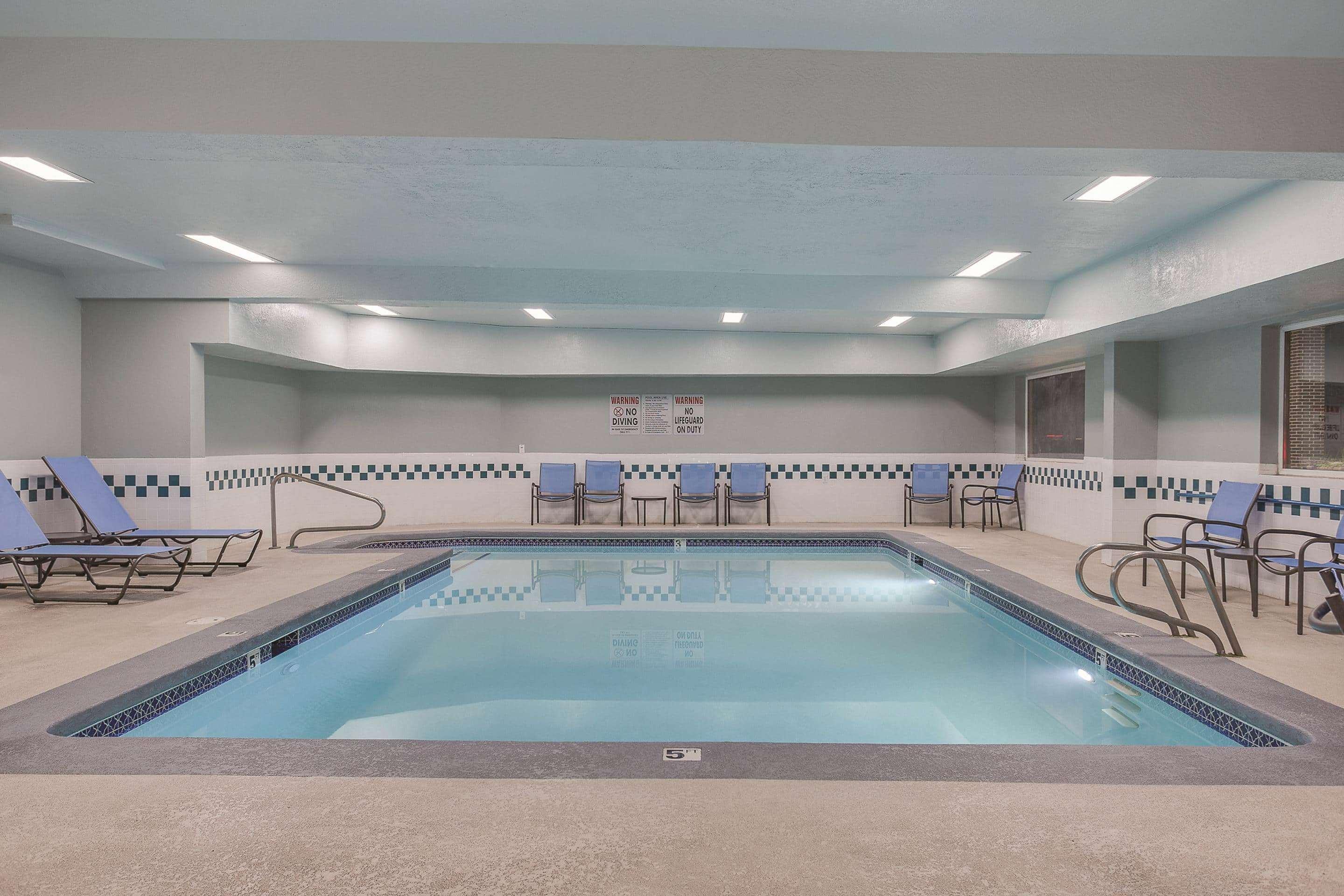 Hotel La Quinta By Wyndham Logan Exteriér fotografie