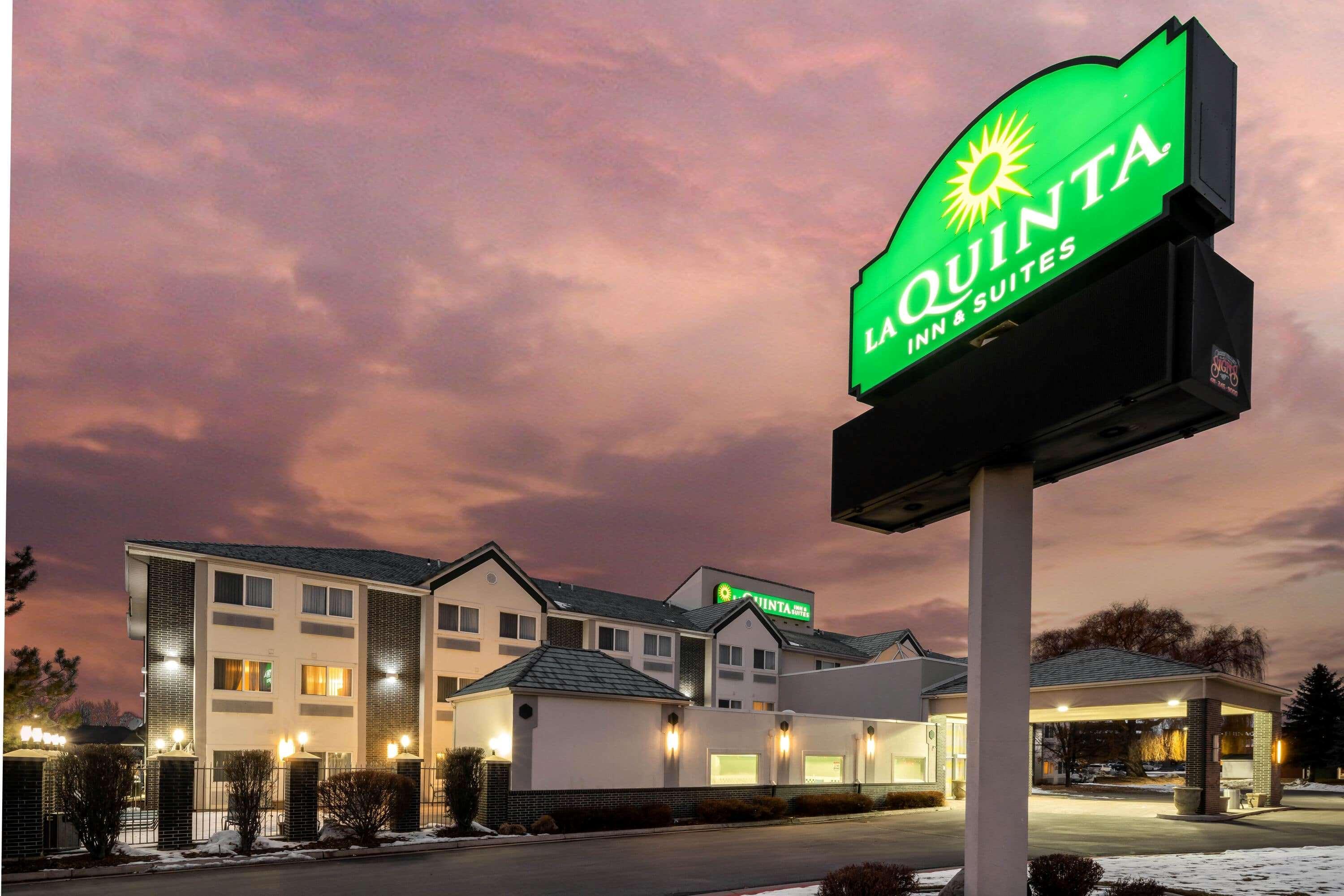 Hotel La Quinta By Wyndham Logan Exteriér fotografie