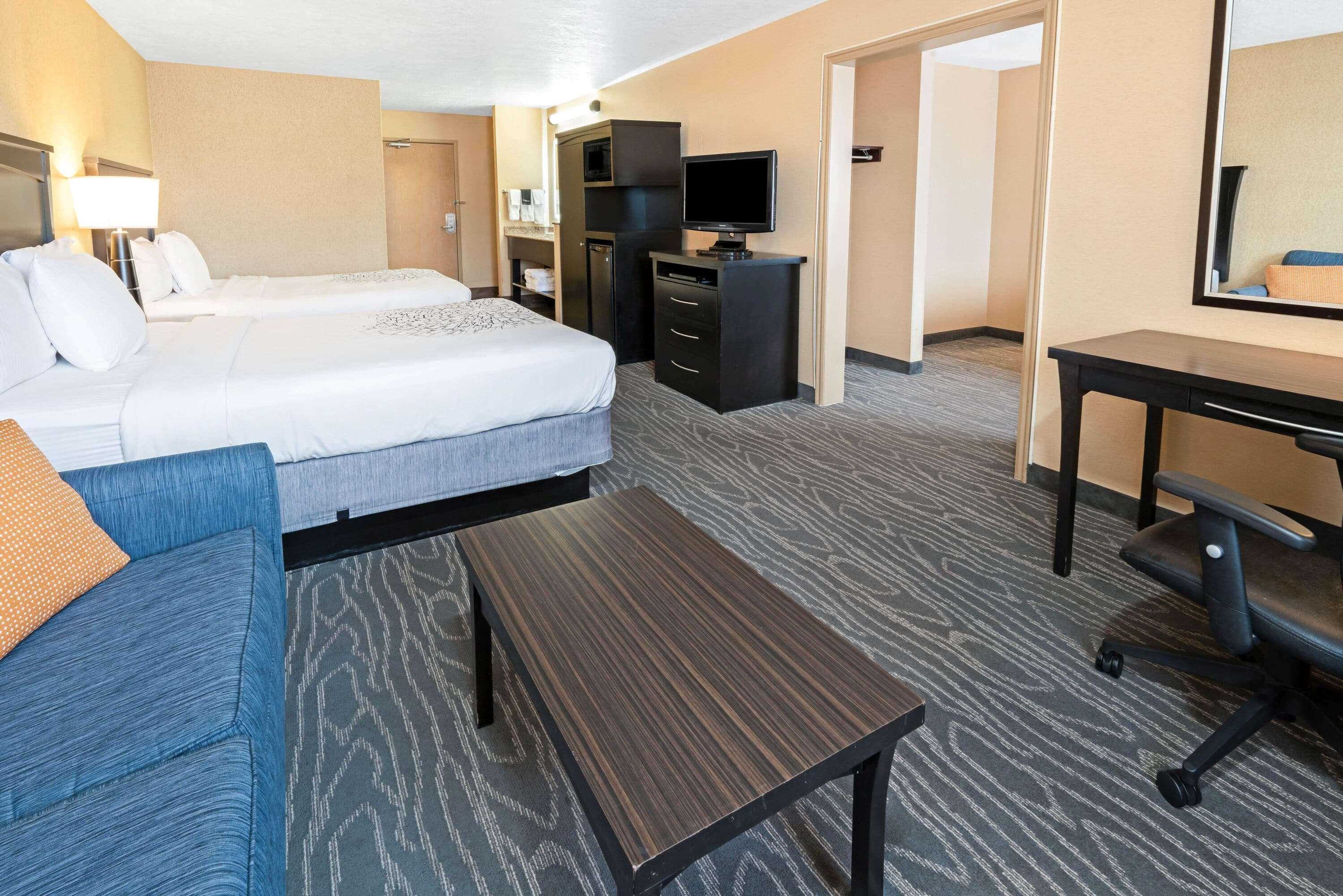 Hotel La Quinta By Wyndham Logan Exteriér fotografie
