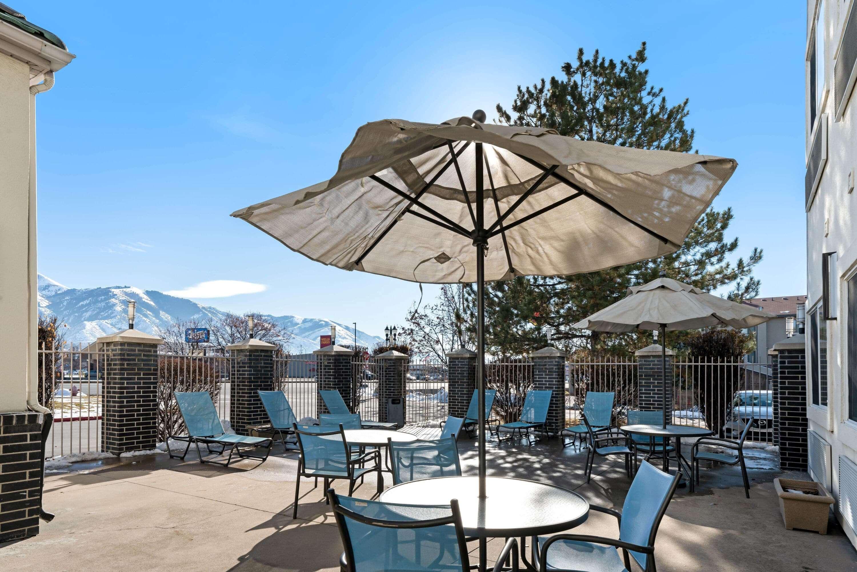 Hotel La Quinta By Wyndham Logan Exteriér fotografie